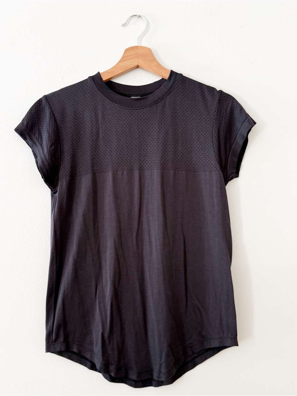 Varley T-Shirt Womens scoop neck black athletic shirt short sleeve size xxs XS.